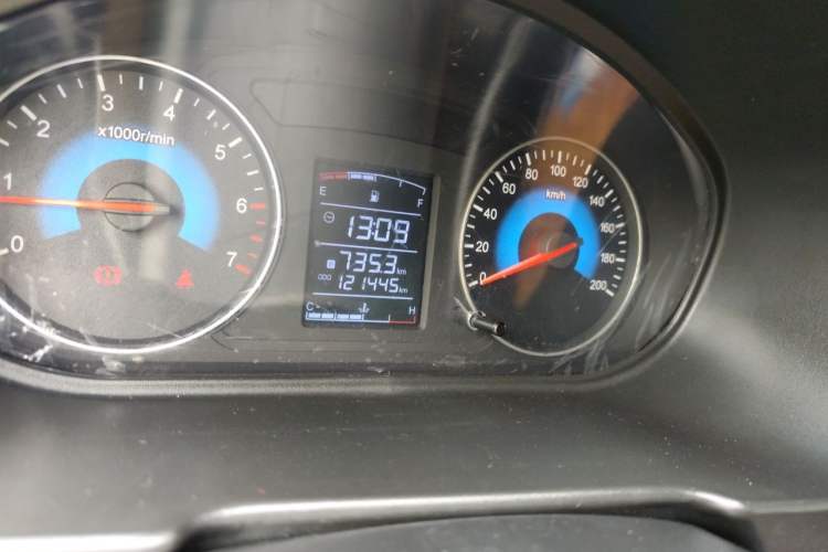 Used Dongfeng Fengon 330 2016 1.5L Manual Enjoyment Model DK15 Odometer Close Up