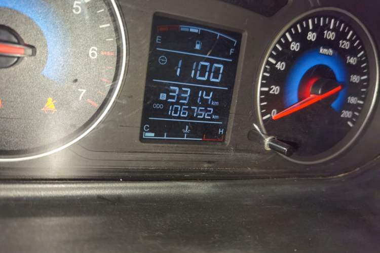 Used Dongfeng Fengon 330 2016 1.2L Manual Base Version DK12-07 Odometer Close Up