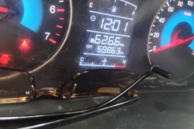 Used Dongfeng Fengon 330 2016 1.5L Manual Enjoyment Model DK15 Odometer Close Up