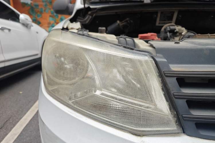 Used Dongfeng Fengon 330 2016 1.2L Manual Base Version DK12-07 Right Front Headlight