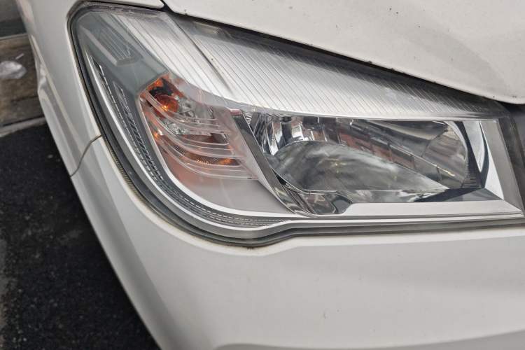 Used Dongfeng Fengon 330 2016 1.5L Manual Enjoyment Model DK15 Right Front Headlight