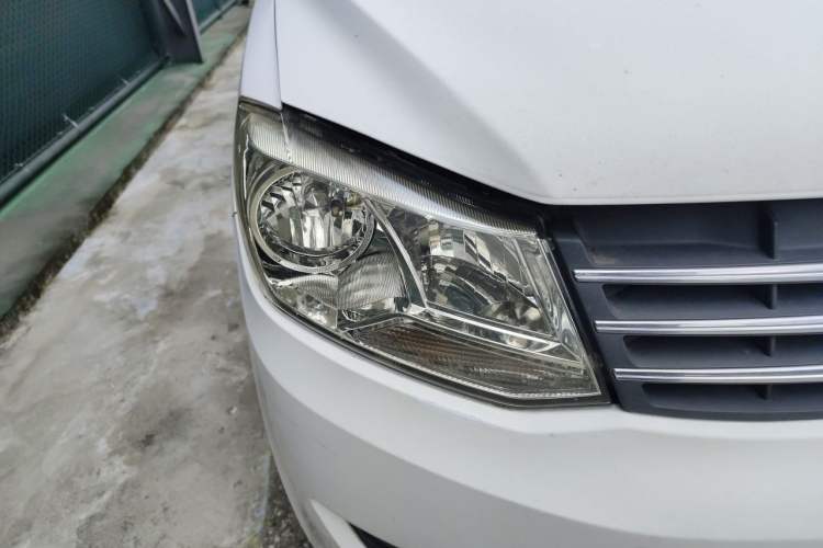 Used Dongfeng Fengon 330 2016 1.5L Manual Enjoyment Model DK15 Right Front Headlight