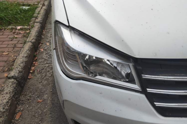 Used Dongfeng Fengon 330 2016 1.5L Manual Enjoyment Model DK15 Right Front Headlight