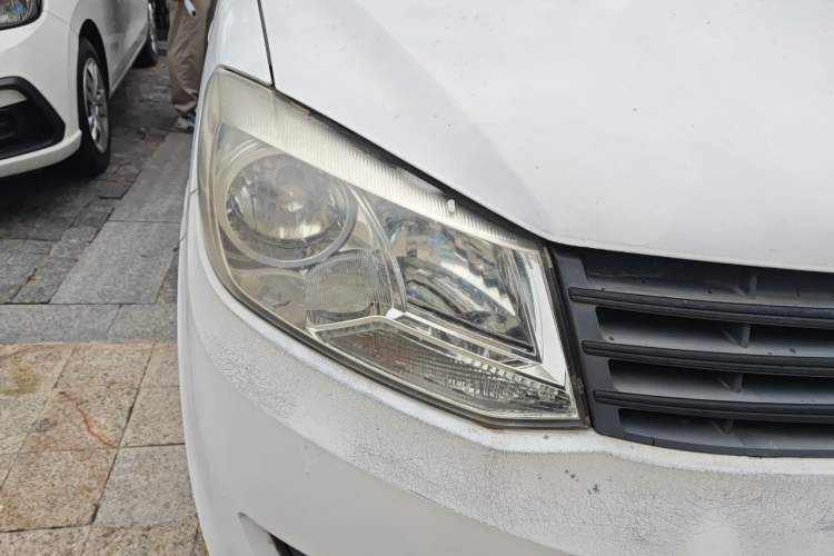 Used Dongfeng Fengon 330 2016 1.2L Manual Base Version DK12-07 Right Front Headlight