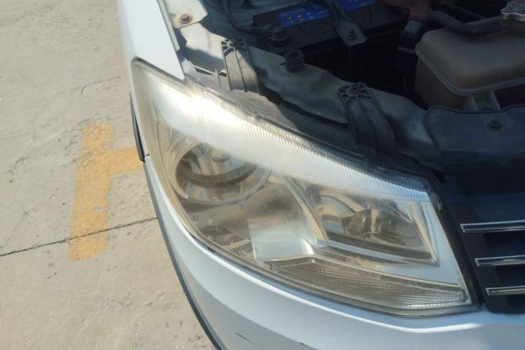 Used Dongfeng Fengon 330 2016 1.5L Manual Enjoyment Model DK15 Right Front Headlight