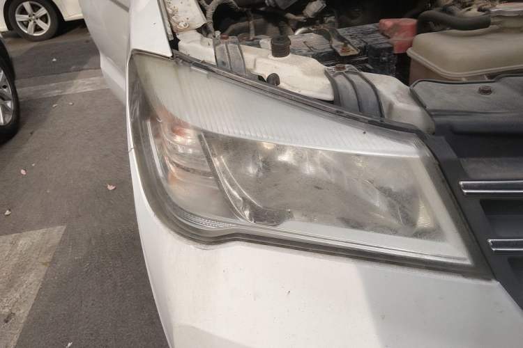 Used Dongfeng Fengon 330 2016 1.5L Manual Enjoyment Model DK15 Right Front Headlight