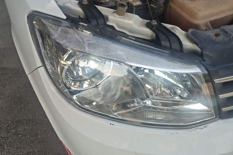 Used Dongfeng Fengon 330  Right Front Headlight