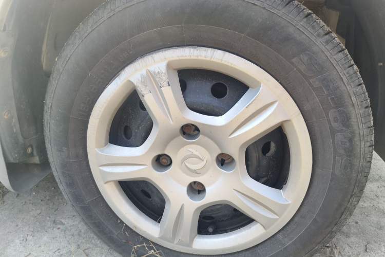 Used Dongfeng Fengon 330 2016 1.5L Manual Enjoyment Model DK15 Right Front Wheel Hub