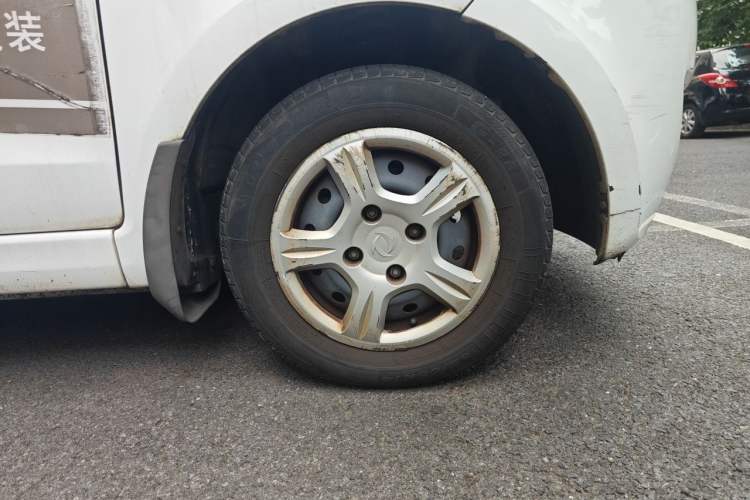 Used Dongfeng Fengon 330 2016 1.2L Manual Base Version DK12-07 Right Front Wheel Hub