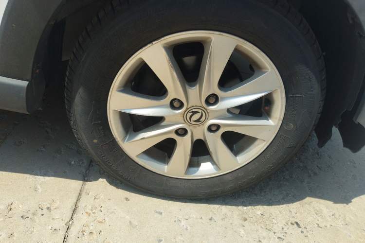 Used Dongfeng Fengon 330 2016 1.5L Manual Enjoyment Model DK15 Right Front Wheel Hub