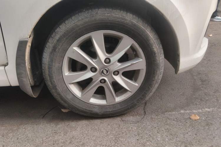 Used Dongfeng Fengon 330 2016 1.5L Manual Enjoyment Model DK15 Right Front Wheel Hub