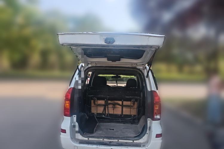 Used Dongfeng Fengon 330  Trunk