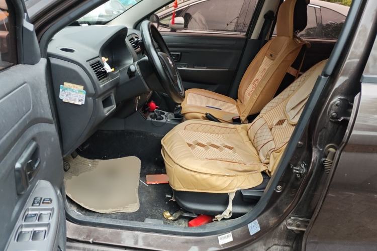 Used Dongfeng Fengon 330 2017 1.5L Manual Utility II DK15 Driver Seat