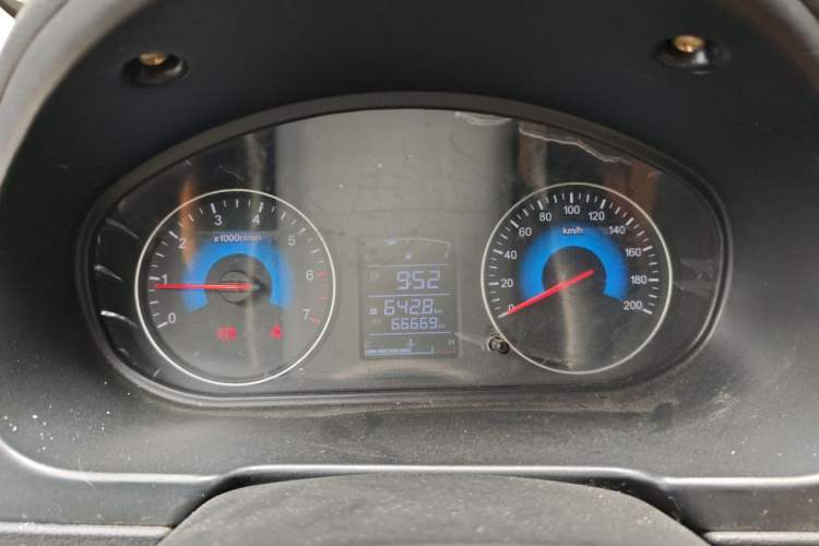 Used Dongfeng Fengon 330 2017 1.5L Manual Utility II DK15 Instrument Cluster