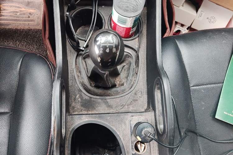 Used Dongfeng Fengon 330 2017 1.5L Manual Utility II DK15 Gear Lever