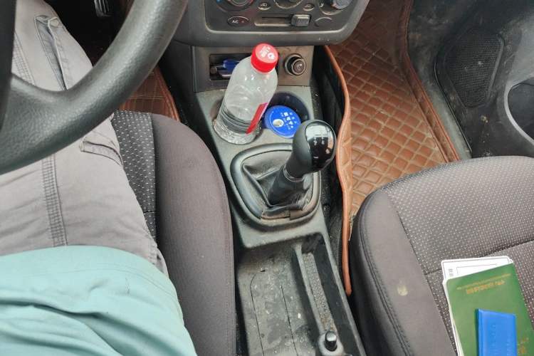 Used Dongfeng Fengon 330 2017 1.5L Manual Utility II DK15 Gear Lever