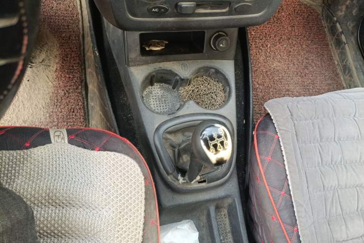 Used Dongfeng Fengon 330 2017 1.5L Manual Utility II DK15 Gear Lever