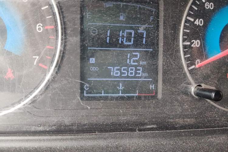Used Dongfeng Fengon 330 2017 1.5L Manual Utility II DK15 Odometer Close Up