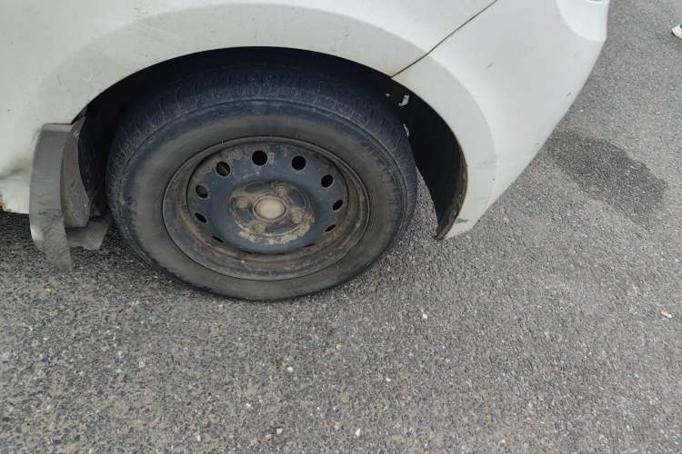 Used Dongfeng Fengon 330 2017 1.5L Manual Utility II DK15 Right Front Wheel Hub