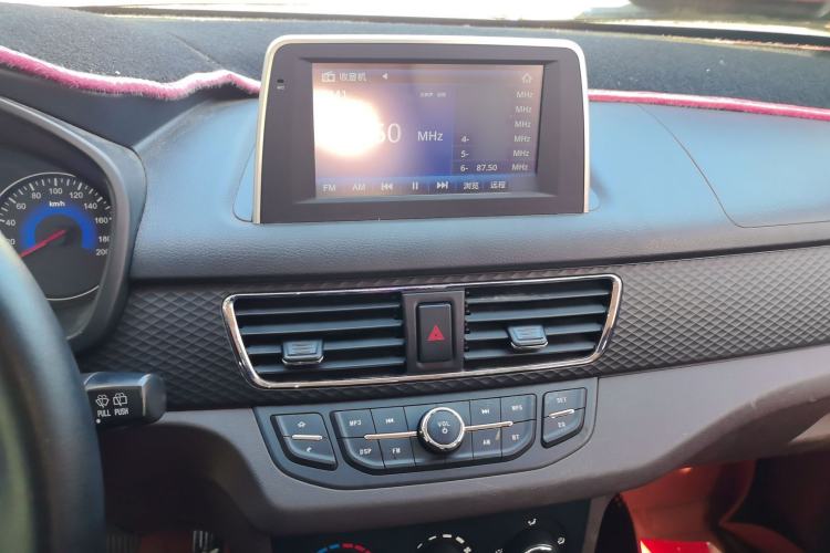Used Dongfeng Fengon 330 2018 1.5L 330S Comfort Edition DK15 Audio And AC Panel