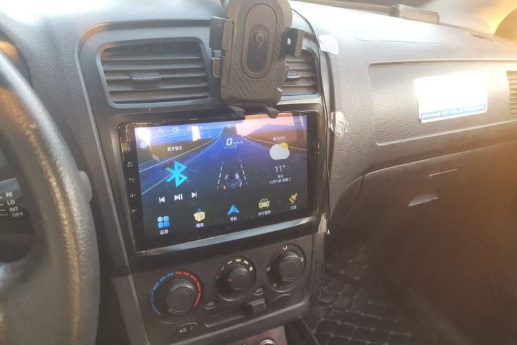 Used Dongfeng Fengon 330 2018 1.5L Facelift Manual Utility II DK15 Audio And AC Panel