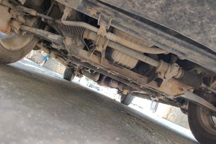 Used Dongfeng Fengon 330 2018 1.5L 330S Comfort Edition China V Standard DK15 Chassis Front