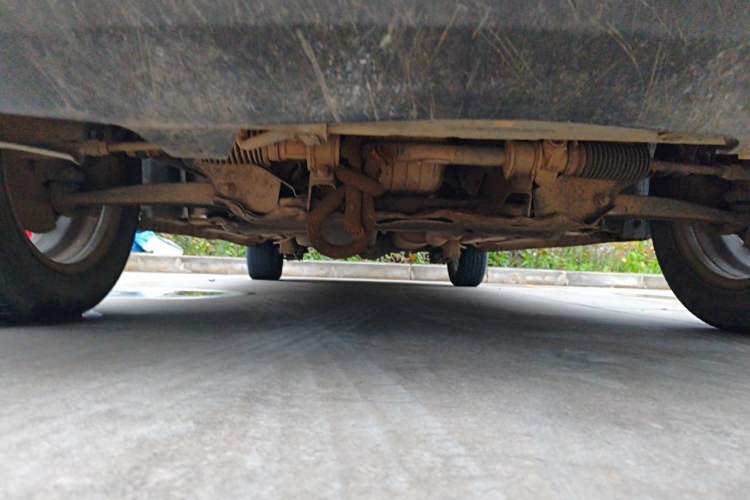 Used Dongfeng Fengon 330 2018 1.5L 330S Premium Edition DK15 Chassis Front