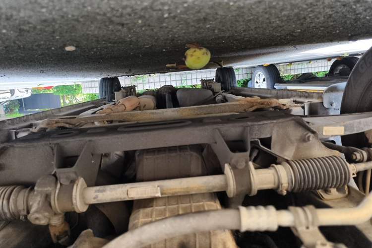 Used Dongfeng Fengon 330  Chassis Front