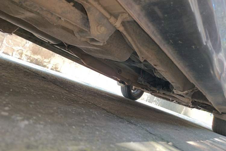 Used Dongfeng Fengon 330 2018 1.5L 330S Comfort Edition China V Standard DK15 Chassis Rear Right