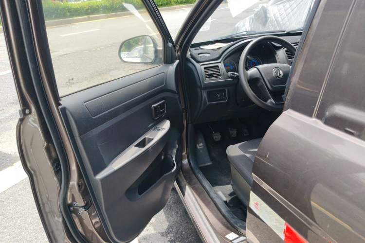 Used Dongfeng Fengon 330 2018 1.5L Manual Utility Version I DK15 Driver Seat