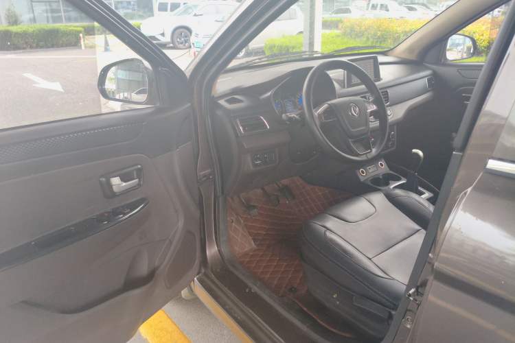 Used Dongfeng Fengon 330 2018 1.5L 330S Comfort Edition DK15 Driver Seat