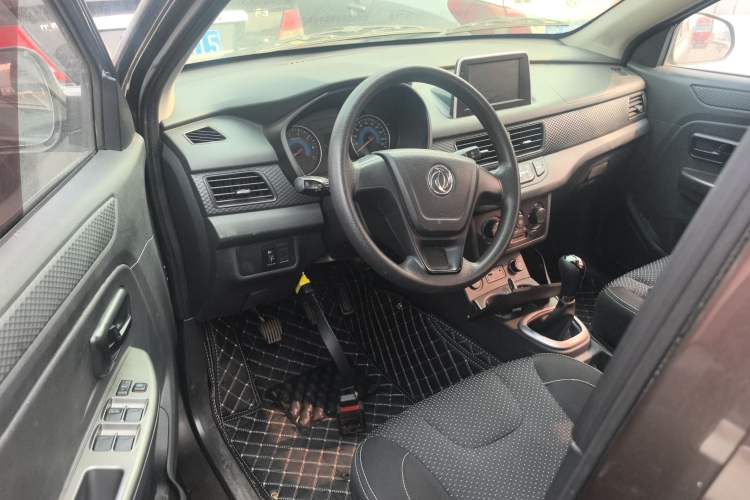 Used Dongfeng Fengon 330 2018 1.5L 330S Premium Edition DK15 Driver Seat