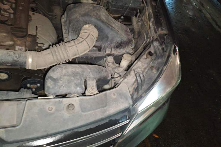 Used Dongfeng Fengon 330 2018 1.5L 330S Premium Edition DK15 Engine Bay Left