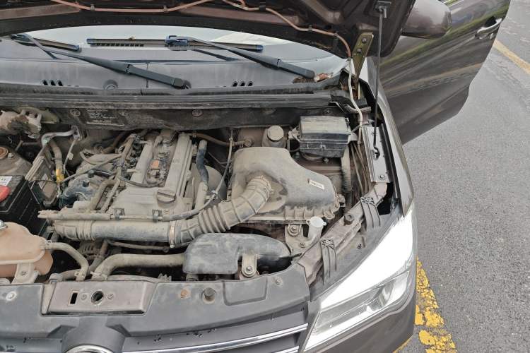Used Dongfeng Fengon 330 2018 1.5L 330S Comfort Edition DK15 Engine Bay Left
