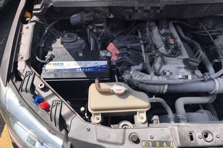 Used Dongfeng Fengon 330  Engine Bay Right