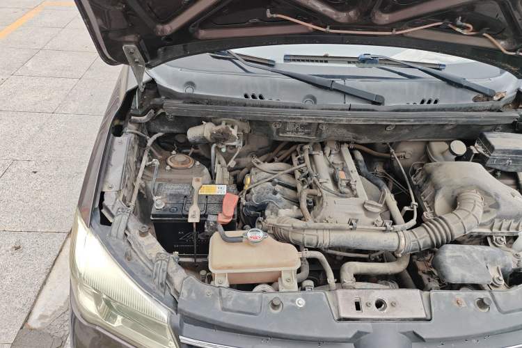Used Dongfeng Fengon 330 2018 1.5L 330S Comfort Edition DK15 Engine Bay Right