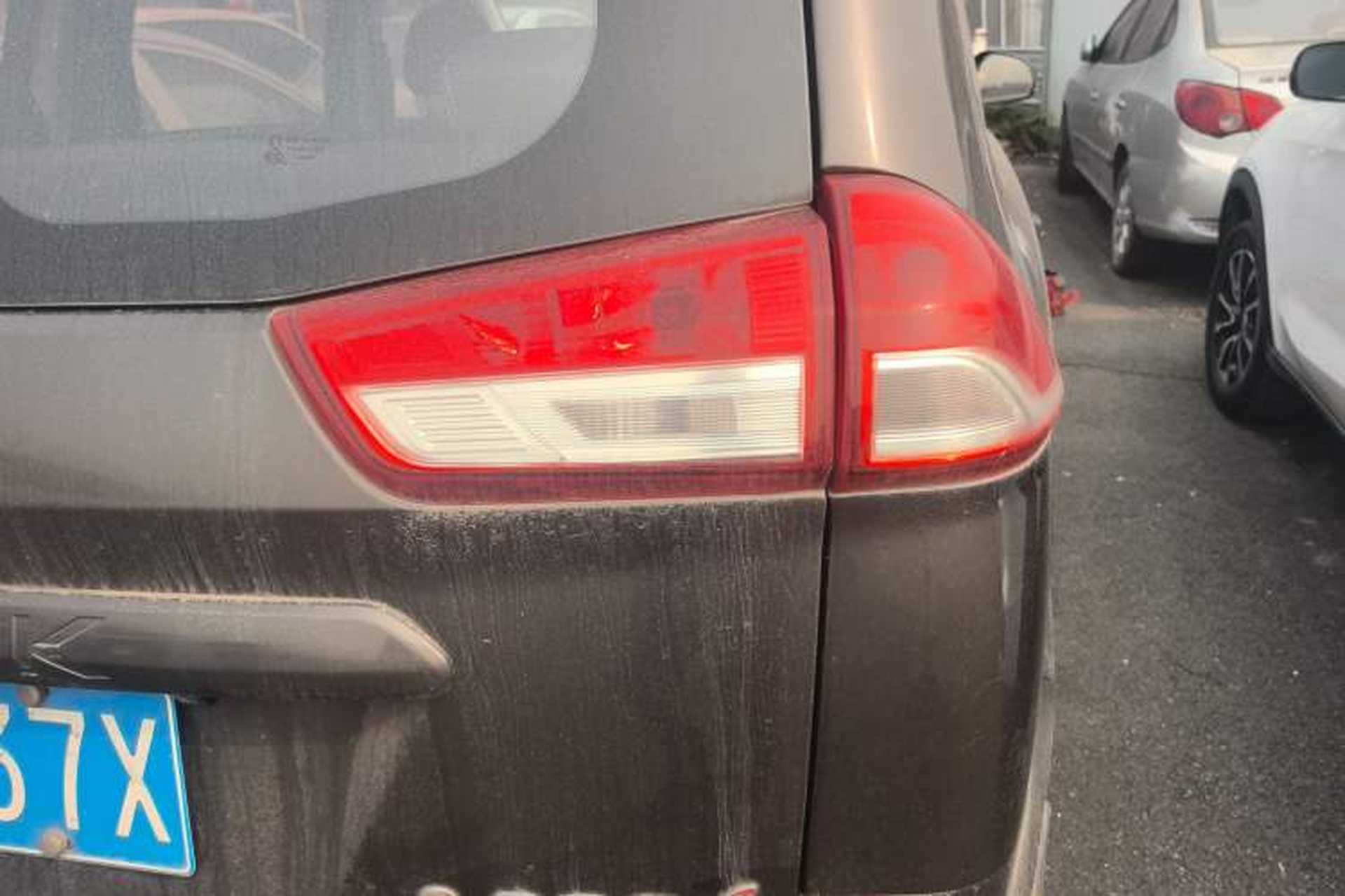 Used Dongfeng Fengon 330 2018 1.5L 330S Premium Edition DK15 Exterior 3