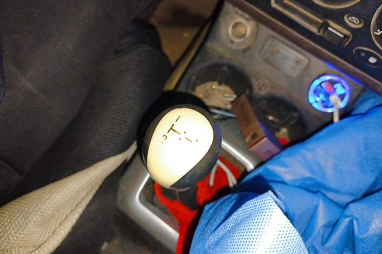 Used Dongfeng Fengon 330 2018 1.5L 330S Premium Edition DK15 Gear Lever