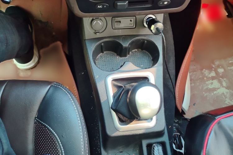 Used Dongfeng Fengon 330 2018 1.5L 330S Comfort Edition DK15 Gear Lever