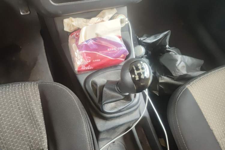 Used Dongfeng Fengon 330 2018 1.5L Manual Utility Version I DK15 Gear Lever