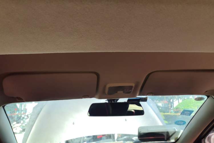 Used Dongfeng Fengon 330 2018 1.5L 330S Comfort Edition DK15 Headliner