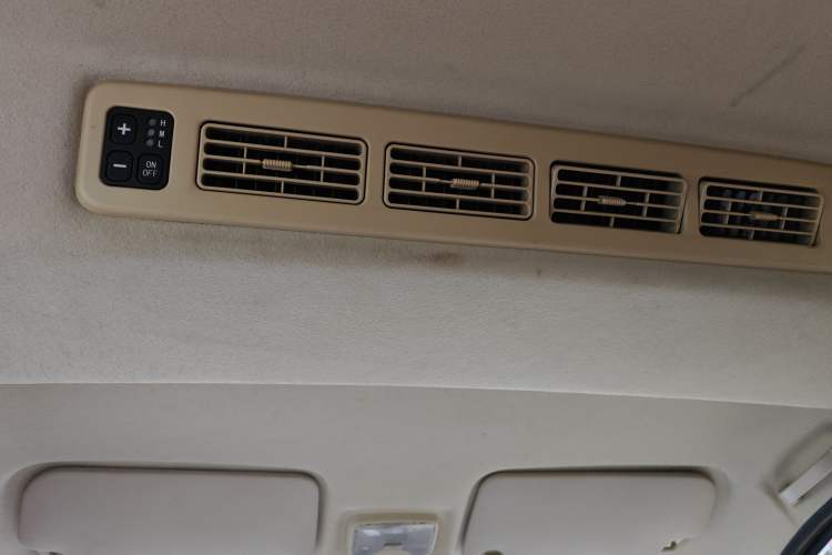 Used Dongfeng Fengon 330 2018 1.5L 330S Comfort Edition DK15 Headliner