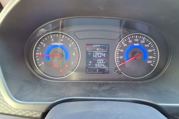Used Dongfeng Fengon 330 2018 1.5L 330S Comfort Edition DK15 Instrument Cluster