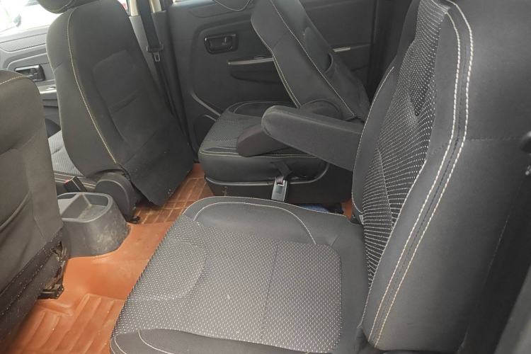 Used Dongfeng Fengon 330 2018 1.5L 330S Premium Edition China V DK15 Interior 1