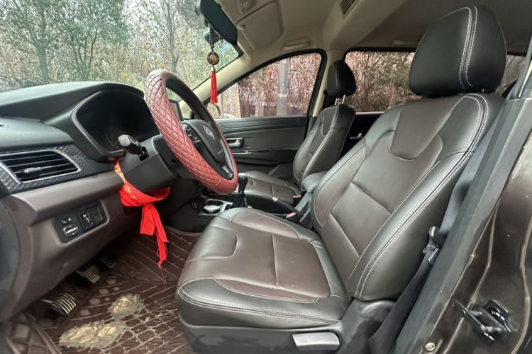 Used Dongfeng Fengon 330 2018 1.5L 330S Comfort Edition China V Standard DK15 Interior 2