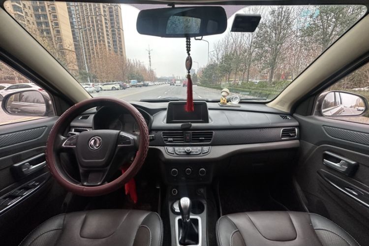 Used Dongfeng Fengon 330 2018 1.5L 330S Comfort Edition China V Standard DK15 Interior 3
