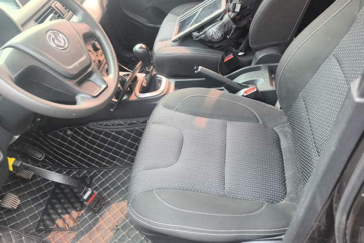 Used Dongfeng Fengon 330 2018 1.5L 330S Premium Edition DK15 Left Front Seat