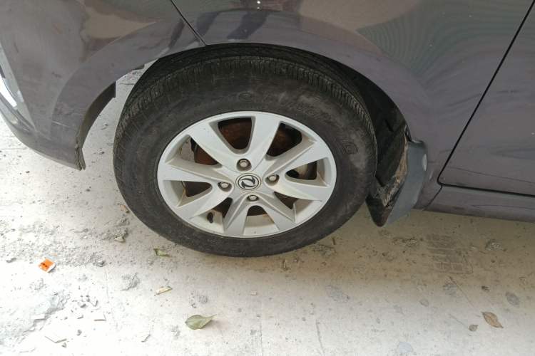 Used Dongfeng Fengon 330 2018 1.5L 330S Comfort Edition DK15 Left Front Wheel Hub