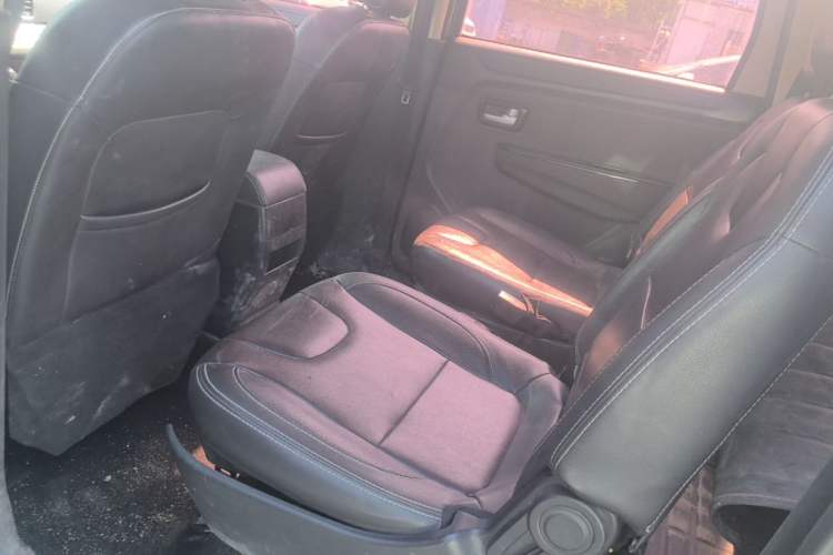 Used Dongfeng Fengon 330 2018 1.5L 330S Comfort Edition DK15 Left Rear Seat