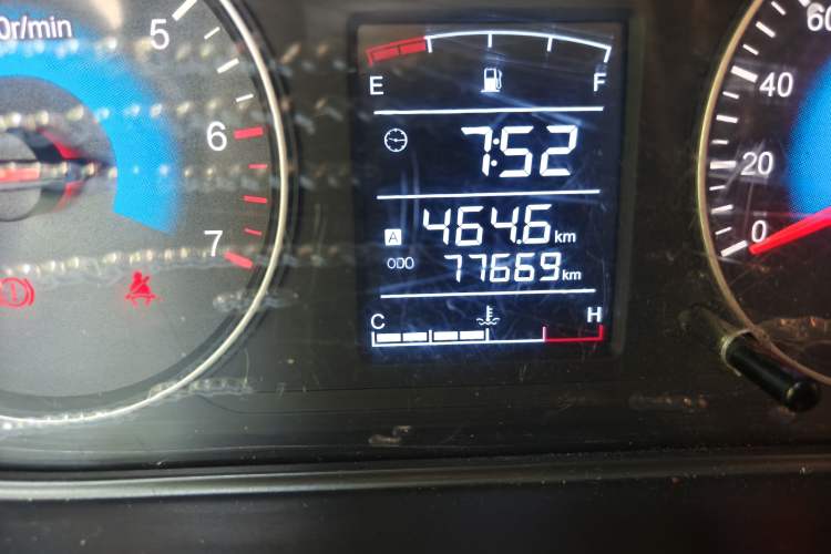 Used Dongfeng Fengon 330 2018 1.5L 330S Comfort Edition China V Standard DK15 Odometer Close Up